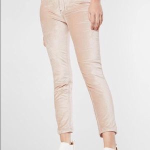 BNWT Skinny w stretch velvet champagne 🍾 pants